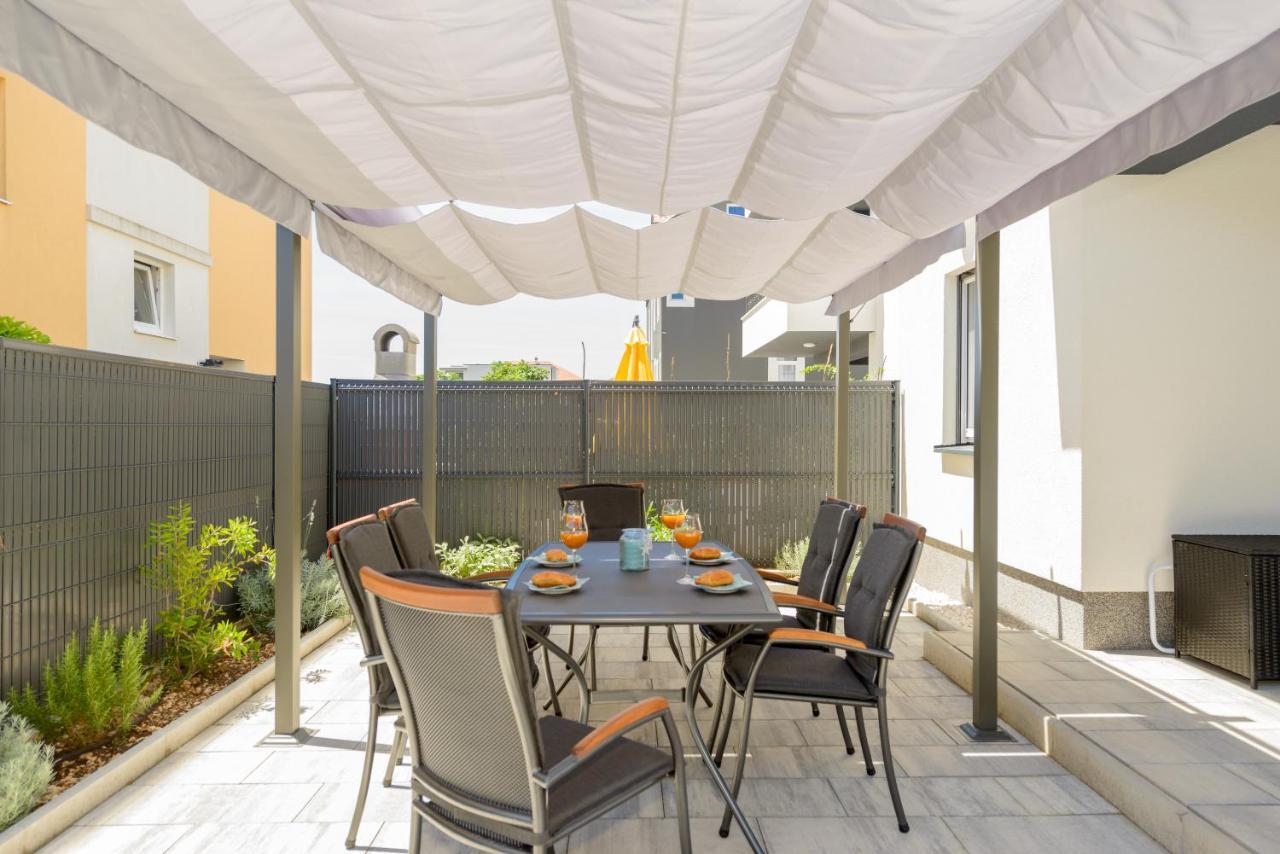 New, Private Heated Swimming Pool, Free Parking, Trogir Centar Apartment Ngoại thất bức ảnh