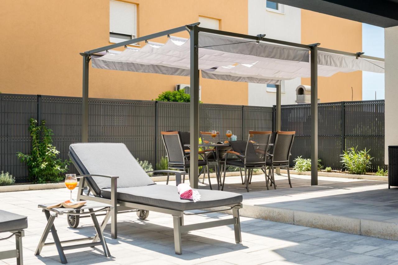 New, Private Heated Swimming Pool, Free Parking, Trogir Centar Apartment Ngoại thất bức ảnh