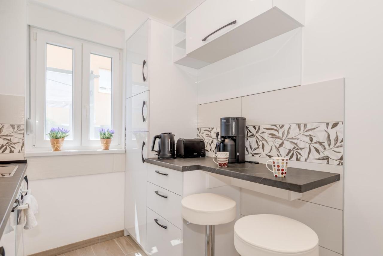 New, Private Heated Swimming Pool, Free Parking, Trogir Centar Apartment Ngoại thất bức ảnh