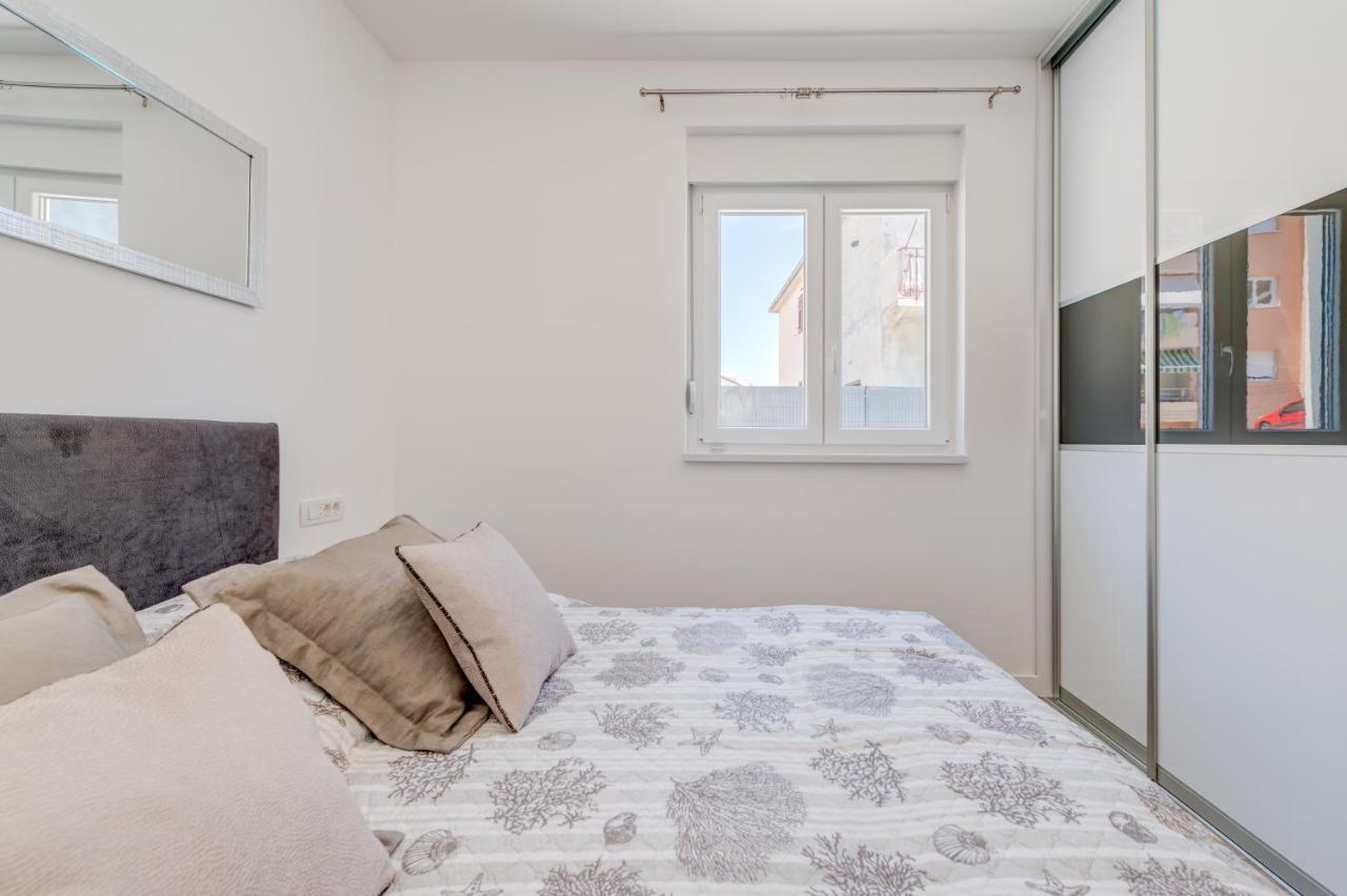 New, Private Heated Swimming Pool, Free Parking, Trogir Centar Apartment Ngoại thất bức ảnh