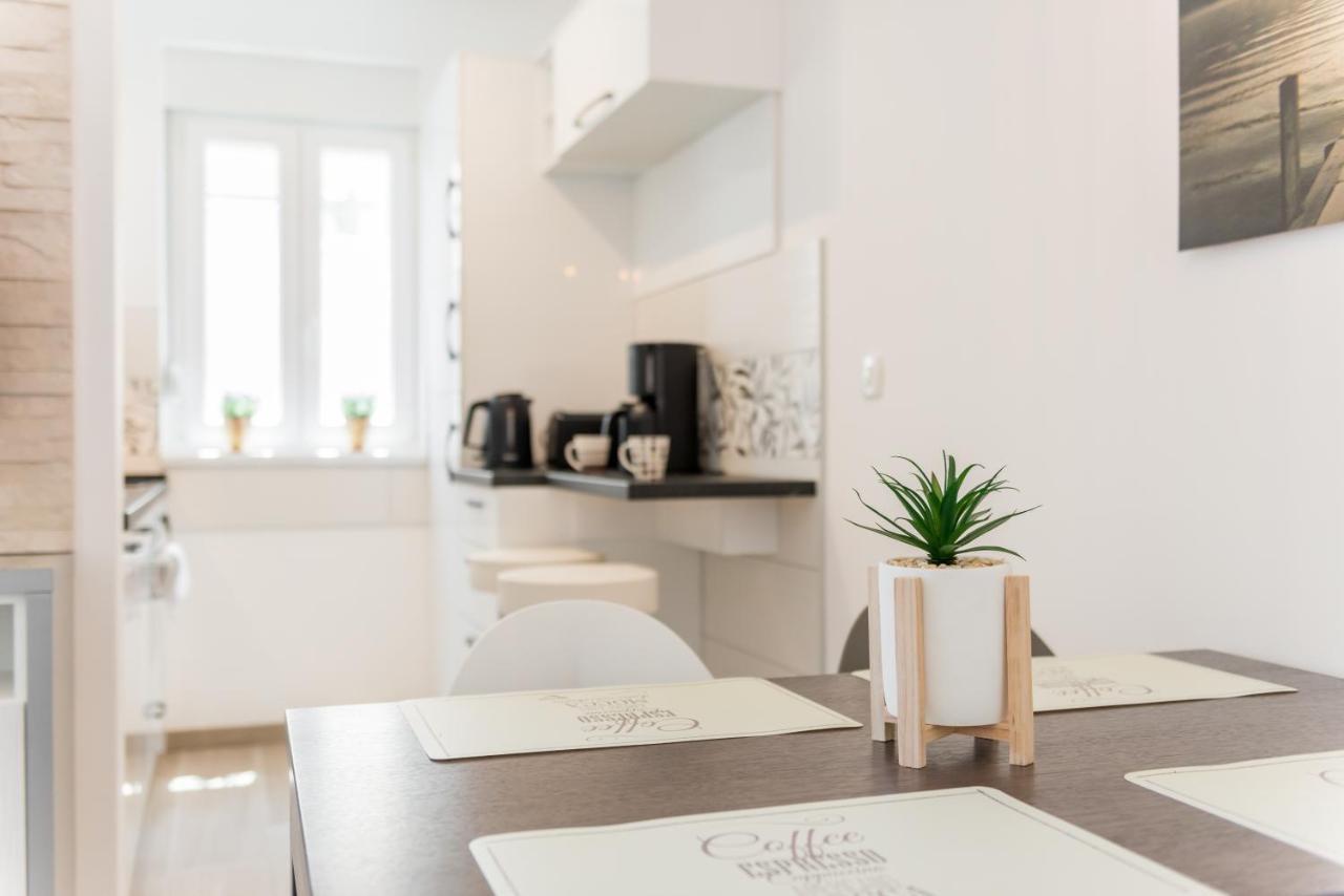 New, Private Heated Swimming Pool, Free Parking, Trogir Centar Apartment Ngoại thất bức ảnh