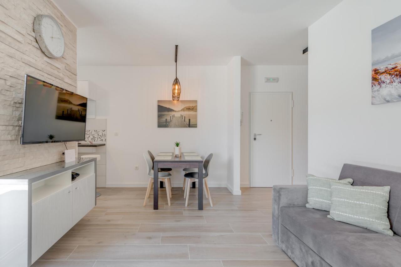 New, Private Heated Swimming Pool, Free Parking, Trogir Centar Apartment Ngoại thất bức ảnh